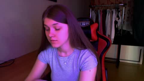 Mari online show from 04/04/26, 11:40