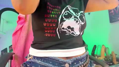 Kuromi online show from 11/16/25, 04:51