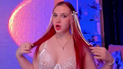 _sweetiemary_ online show from 11/30/25, 07:40