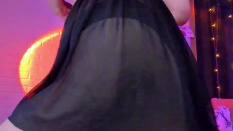 _sweetiemary_ online show from 12/03/25, 08:29