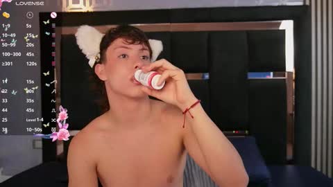 Angel online show from 12/01/25, 11:04