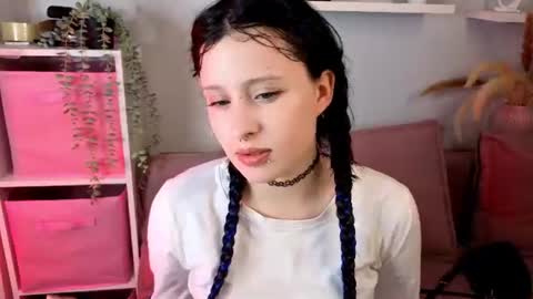 Sylvia online show from 06/11/26, 12:25