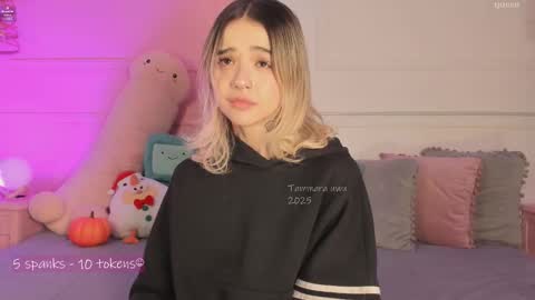 _tammarra_ online show from 11/25/25, 12:27