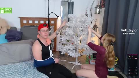 Link Taylor online show from 12/27/24, 10:59