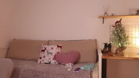 Annie online show from 12/07/24, 04:31