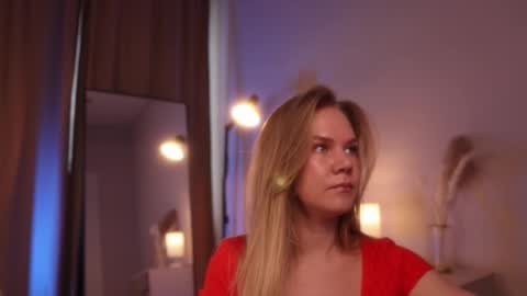 Annie online show from 03/11/25, 01:37