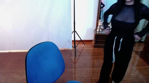 Snapshot of _the_dark_side_of_the_moon_ chatting on 02/08/25, 05:18 _the_dark_side_of_the_moon_ online show from 02/08/25, 05:18