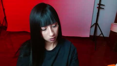 Snapshot of _the_dark_side_of_the_moon_ chatting on 11/05/25, 02:11 _the_dark_side_of_the_moon_ online show from 11/05/25, 02:11