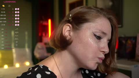 Evi online show from 04/17/26, 04:32