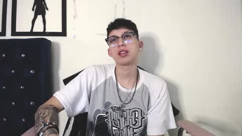 Snapshot of _thomas_hot_ chatting on 09/24/25, 02:15 Thomas online show from 09/24/25, 02:15