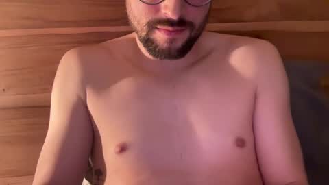 Snapshot of _ur_happy_meal chatting on 12/28/24, 03:58 DJ online show from 12/28/24, 03:58