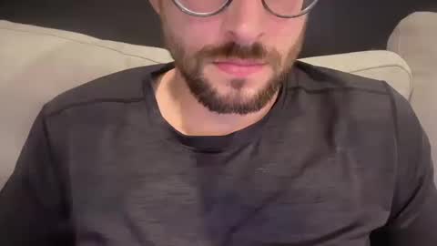 Snapshot of _ur_happy_meal chatting on 10/12/25, 02:10 DJ online show from 10/12/25, 02:10