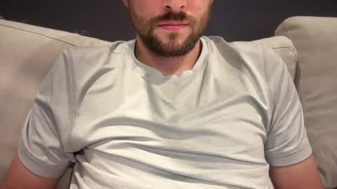 Snapshot of _ur_happy_meal chatting on 11/17/25, 12:49 DJ online show from 11/17/25, 12:49