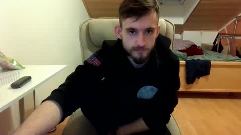 Snapshot of _v_l_a_d_ chatting on 02/14/25, 08:37 Vlad online show from 02/14/25, 08:37