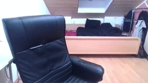 Snapshot of _v_l_a_d_ chatting on 11/01/25, 05:31 Vlad online show from 11/01/25, 05:31