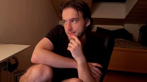 Snapshot of _v_l_a_d_ chatting on 06/23/26, 01:14 Vlad online show from 06/23/26, 01:14