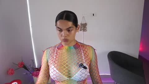 Anastasia Vahos online show from 02/15/25, 10:10