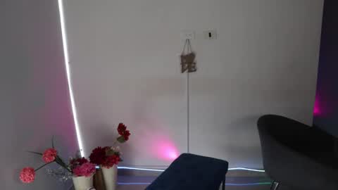 Anastasia Vahos online show from 02/18/25, 09:20