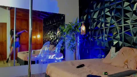 _valentina_69 online show from 03/01/25, 12:17