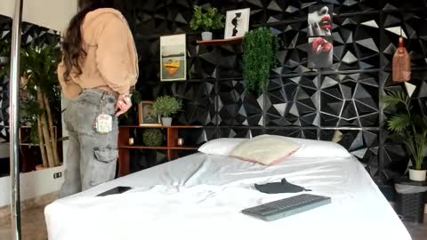 _valentina_69 online show from 10/17/25, 02:19