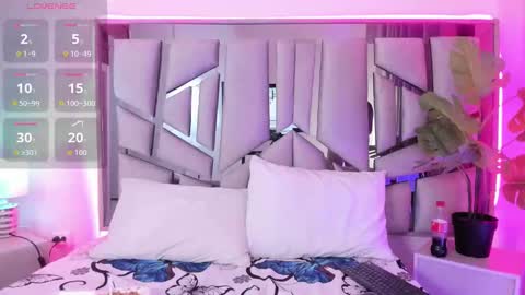 _valeria_saenz_ online show from 09/22/25, 02:02