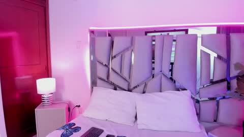 _valeria_saenz_ online show from 09/29/25, 02:06