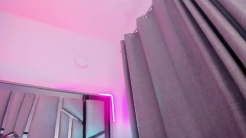 _valeria_saenz_ online show from 07/02/26, 03:23