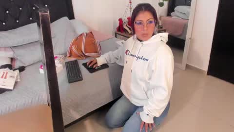 Veronica online show from 03/06/25, 12:19