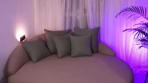 VICTORIA online show from 09/27/25, 01:21