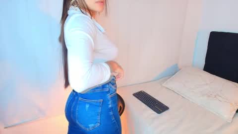 Snapshot of _victoria_foxx_ chatting on 02/06/26, 10:35 Victoria Fox online show from 02/06/26, 10:35