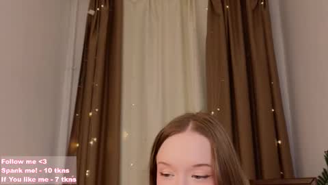 Snapshot of _violet_mills_ chatting on 03/12/25, 11:33 Violet online show from 03/12/25, 11:33