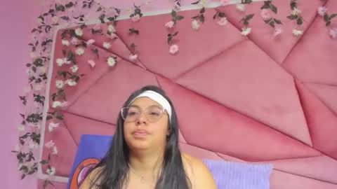 _violeta18_ online show from 11/16/25, 03:23