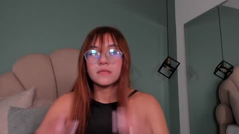 Snapshot of _vix555_ chatting on 12/12/24, 10:52 Vix online show from 12/12/24, 10:52