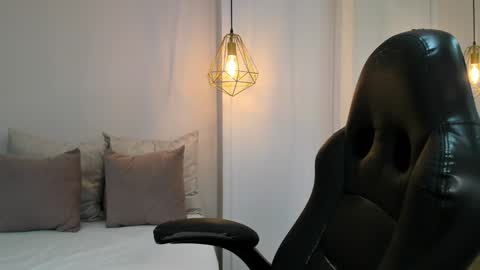 Snapshot of _vix555_ chatting on 12/30/24, 11:06 Vix online show from 12/30/24, 11:06