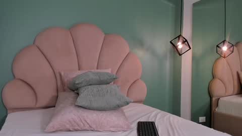 Snapshot of _vix555_ chatting on 02/03/25, 12:36 Vix online show from 02/03/25, 12:36