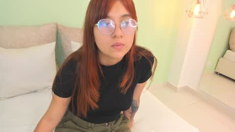 Snapshot of _vix555_ chatting on 02/04/25, 09:41 Vix online show from 02/04/25, 09:41