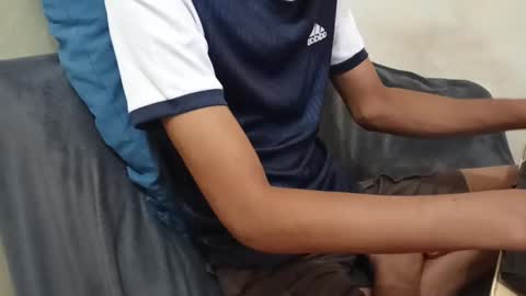 Snapshot of _vov_ chatting on 12/13/24, 12:39 _vov_ online show from 12/13/24, 12:39