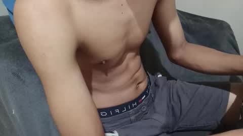 Snapshot of _vov_ chatting on 12/17/25, 12:55 _vov_ online show from 12/17/25, 12:55