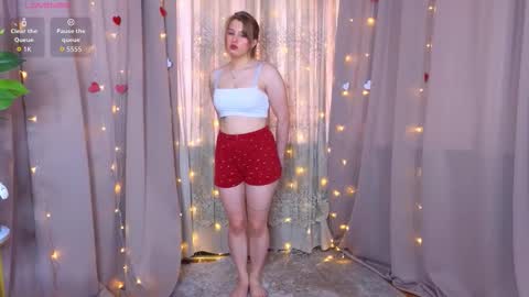 Snapshot of _watchmesmile_ chatting on 03/19/26, 04:27 _watchmesmile_ online show from 03/19/26, 04:27