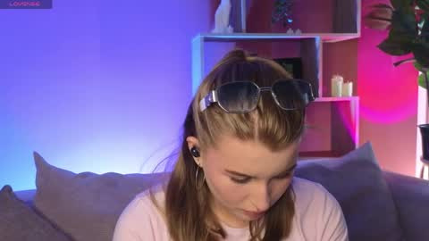 _watchmesmile_ online show from 05/22/26, 04:19