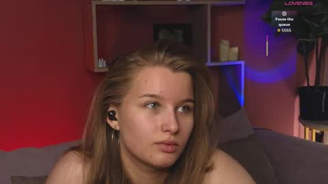 _watchmesmile_ online show from 05/24/26, 04:17