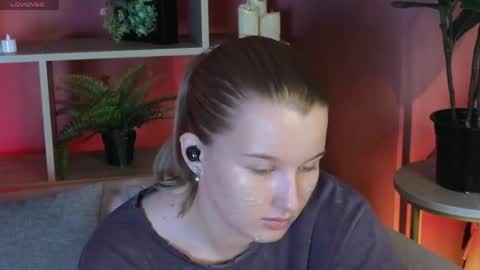 _watchmesmile_ online show from 05/28/26, 04:43