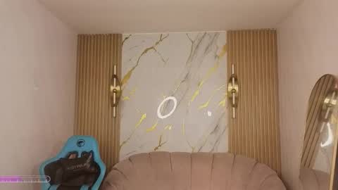 Snapshot of _wendy_b chatting on 11/09/25, 12:36 wendy online show from 11/09/25, 12:36