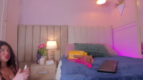 Snapshot of _wendy_x chatting on 09/19/25, 11:33 _wendy_x online show from 09/19/25, 11:33