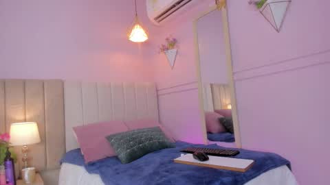 Snapshot of _wendy_x chatting on 09/20/25, 11:33 _wendy_x online show from 09/20/25, 11:33