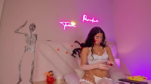 Snapshot of _wendy_x chatting on 11/01/25, 11:34 _wendy_x online show from 11/01/25, 11:34