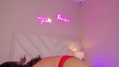 Snapshot of _wendy_x chatting on 11/08/25, 11:32 _wendy_x online show from 11/08/25, 11:32