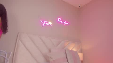 Snapshot of _wendy_x chatting on 11/14/25, 11:42 _wendy_x online show from 11/14/25, 11:42