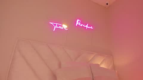 Snapshot of _wendy_x chatting on 11/17/25, 11:38 _wendy_x online show from 11/17/25, 11:38