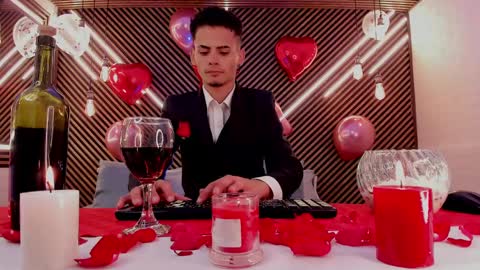  white fox  online show from 02/15/25, 03:31